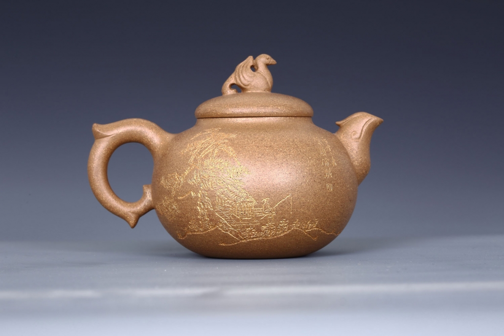 紫砂茶壺 陶刻家陳顯倫創作的金鳳凰壺
